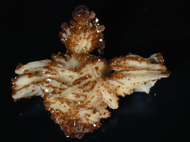 Vanadinite on Barite